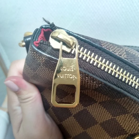 Authentic Louis Vuitton Sienna Damier Ebene MM Crossbody Bag with Strap - Picture 3 of 14